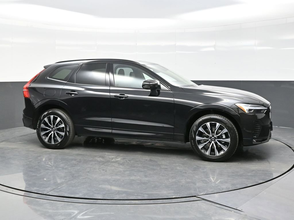 Used 2025 Volvo XC60 B5 Plus AWD/4WD image 8