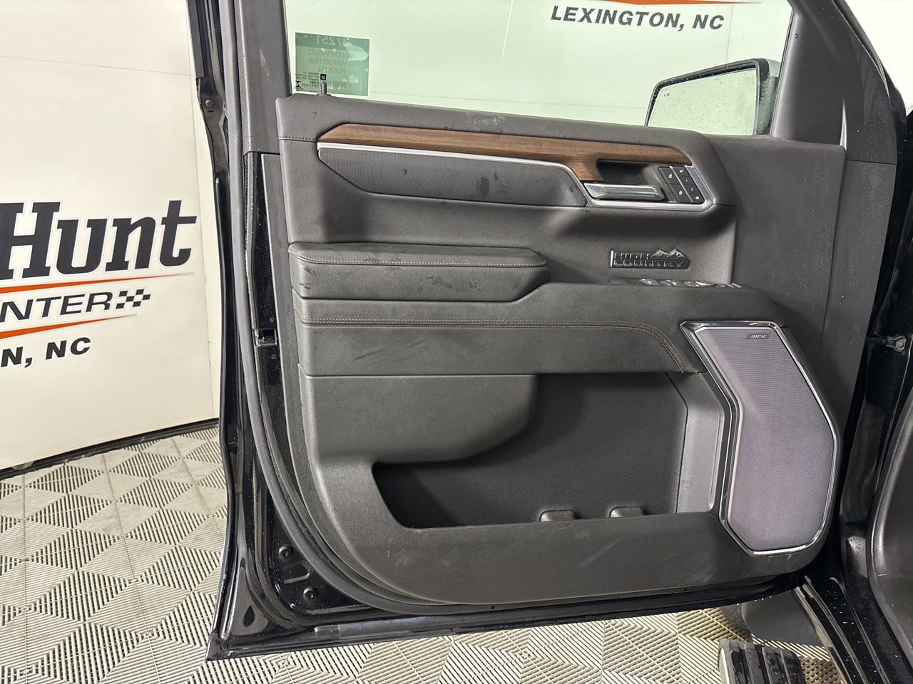 Used 2023 Chevrolet Silverado 1500 High Country w/ High Country Premium Package image 7