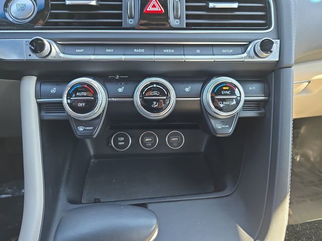 Used 2023 Genesis G70 2.0T image 27