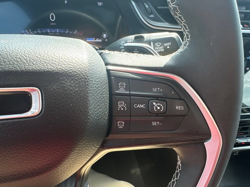 Used 2024 Jeep Grand Cherokee Altitude AWD/4WD image 24