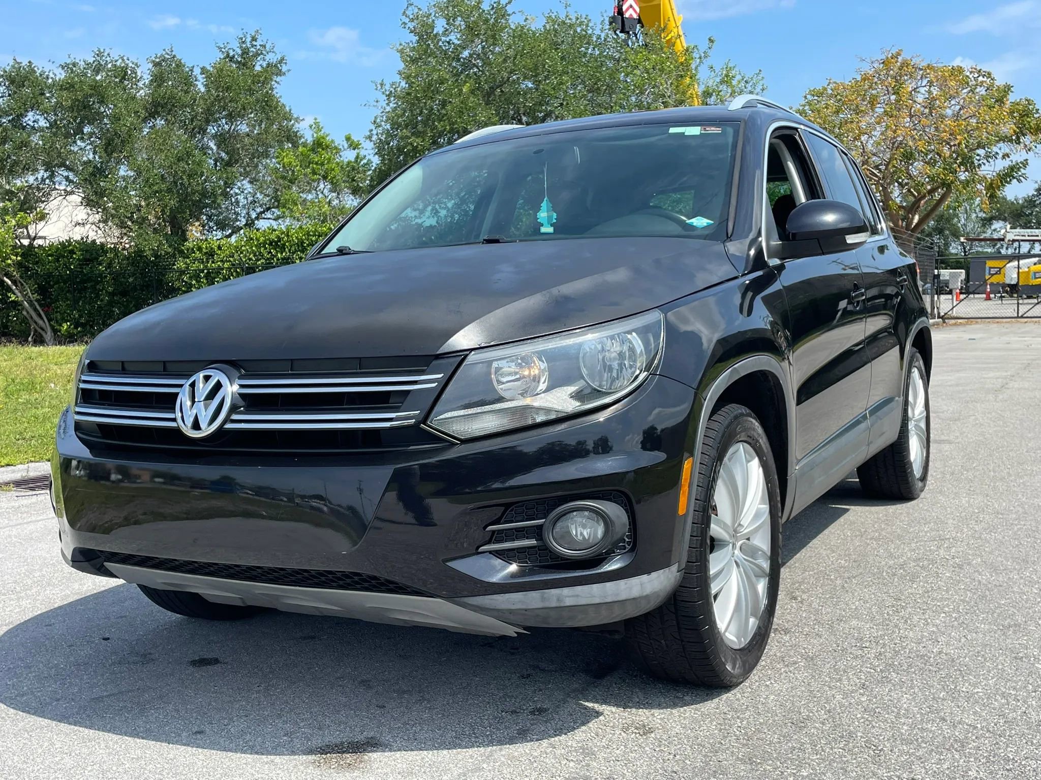 Used 2013 Volkswagen Tiguan SE FWD image 4