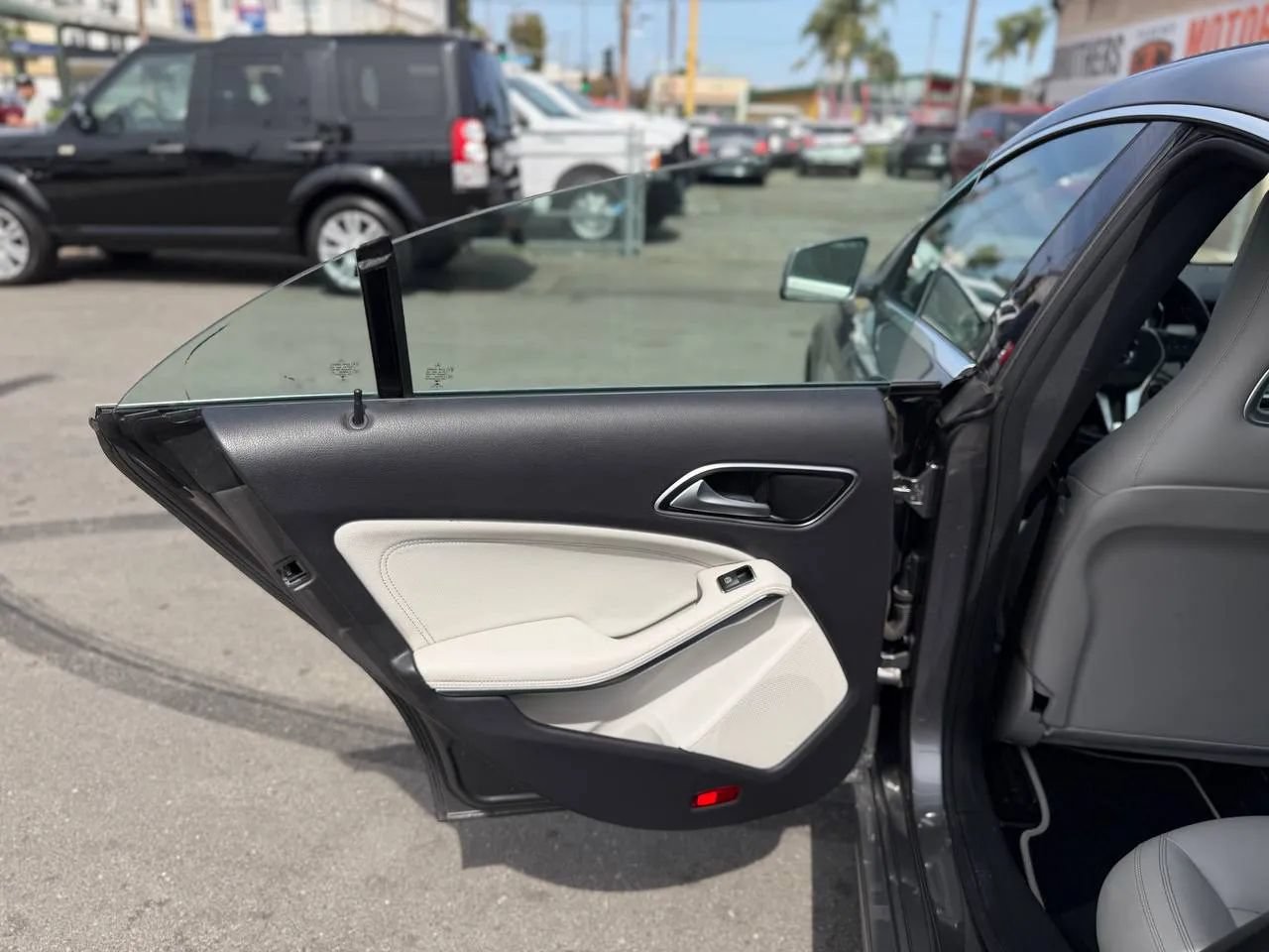 Used 2014 Mercedes-Benz CLA 250 4MATIC image 29