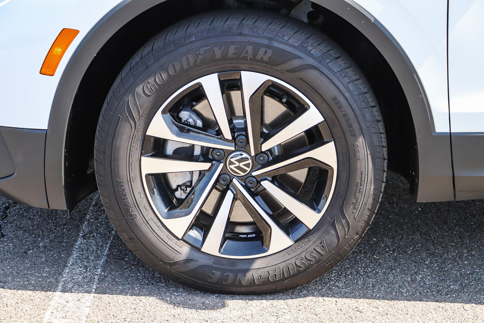 Used 2024 Volkswagen Tiguan S FWD image 11