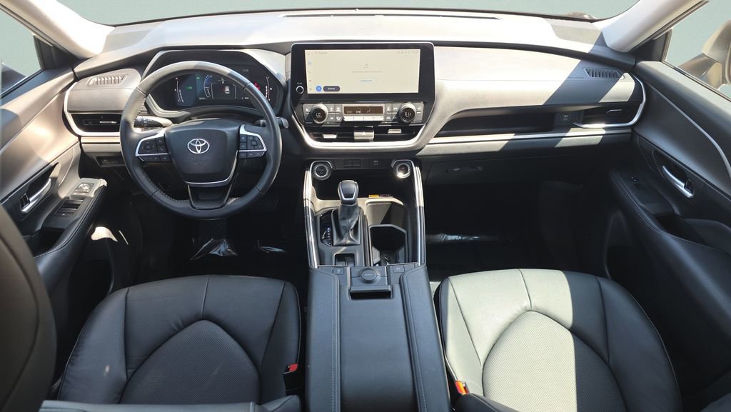 Certified 2024 Toyota Grand Highlander XLE image 11