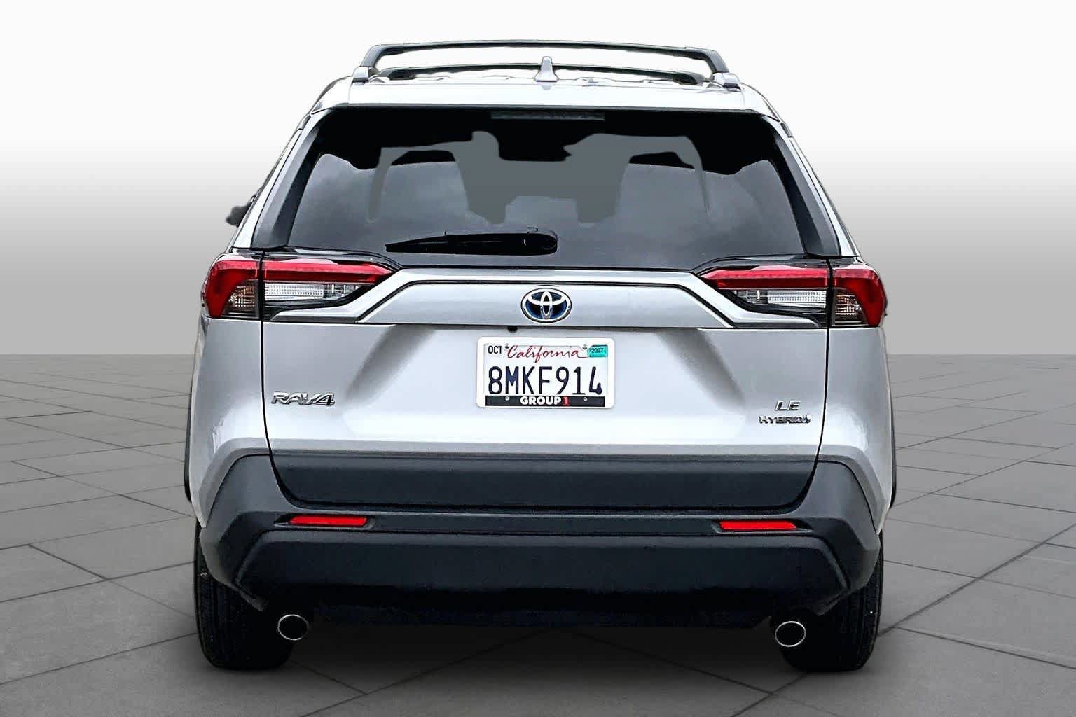 Used 2019 Toyota RAV4 LE w/ Carpet Mat Package AWD/4WD image 4