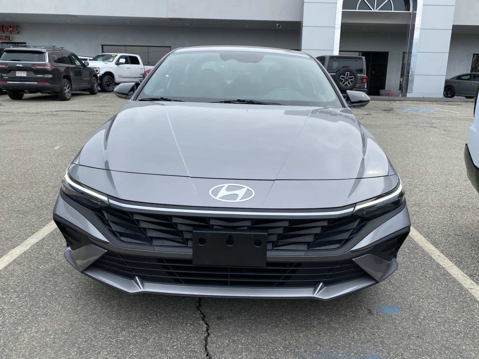 Used 2025 Hyundai Elantra Sport FWD image 6