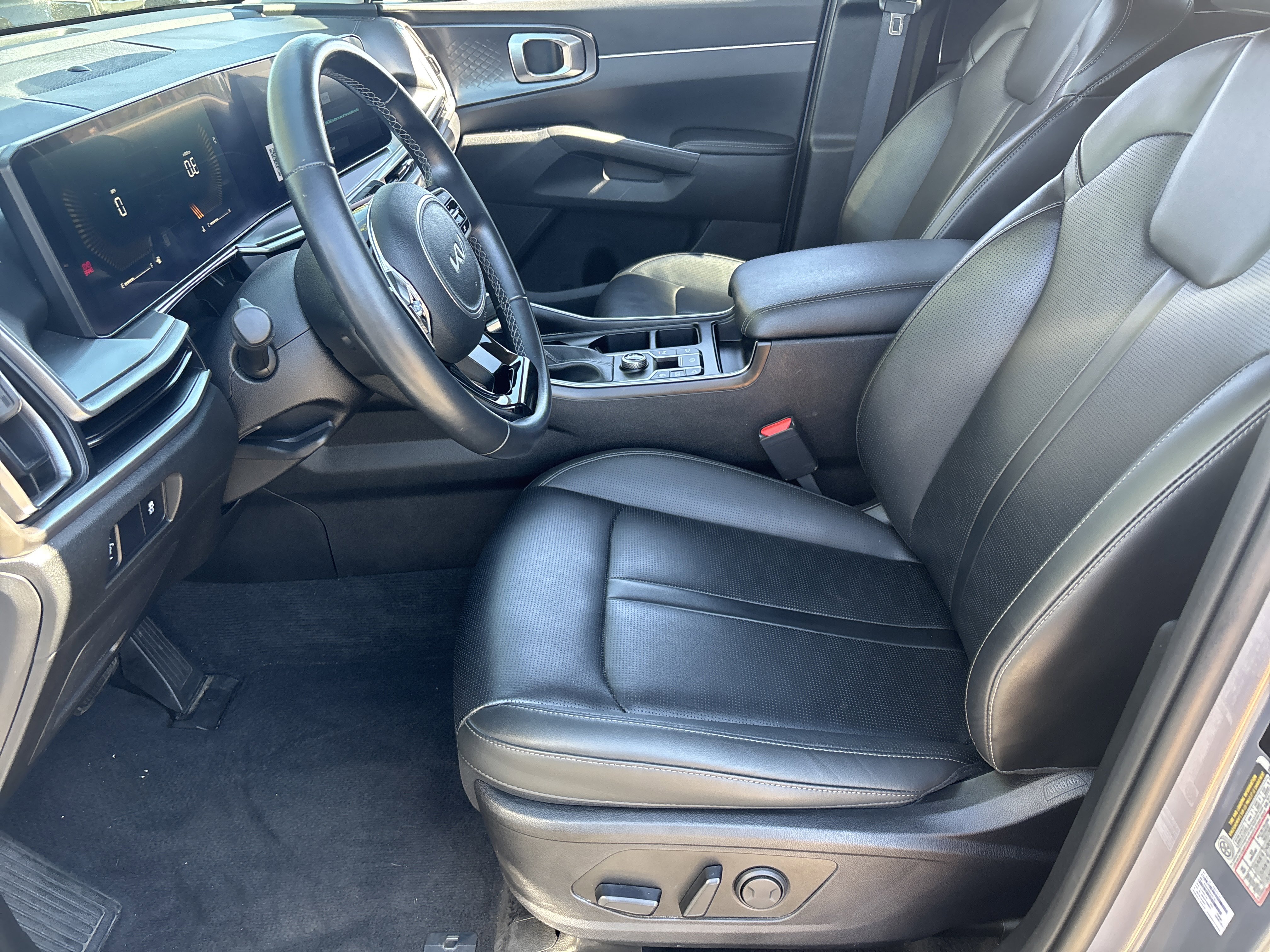 Certified 2024 Kia Sorento S FWD image 17