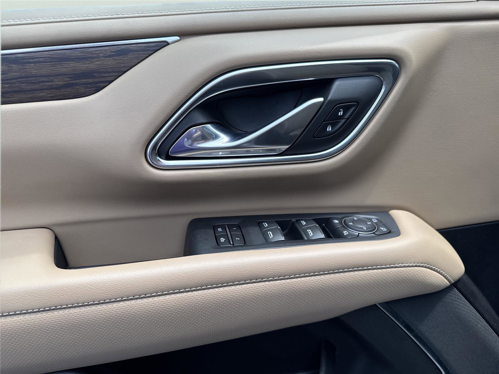 Used 2023 Chevrolet Tahoe Premier RWD image 17