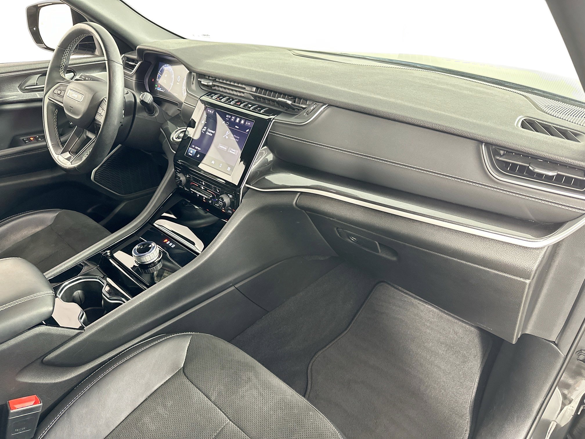 Used 2022 Jeep Grand Cherokee L Altitude image 29