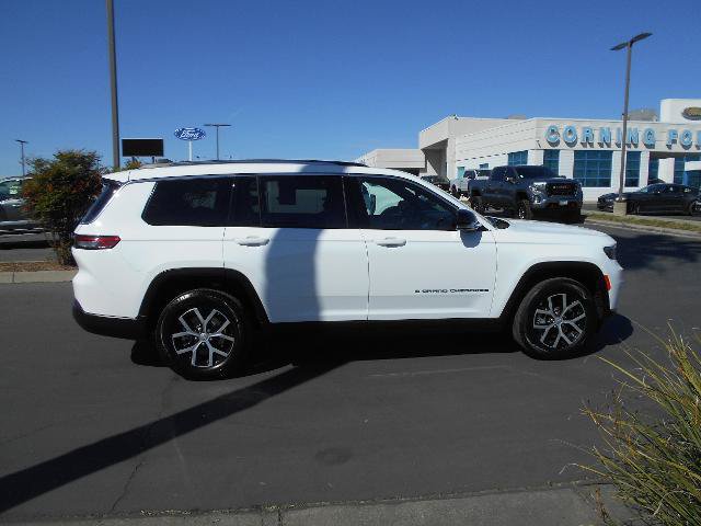 Used 2024 Jeep Grand Cherokee L Limited AWD/4WD image 19