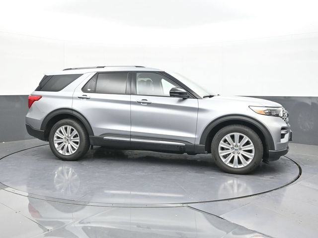 Used 2022 Ford Explorer Limited w/ Equipment Group 301A AWD/4WD image 18