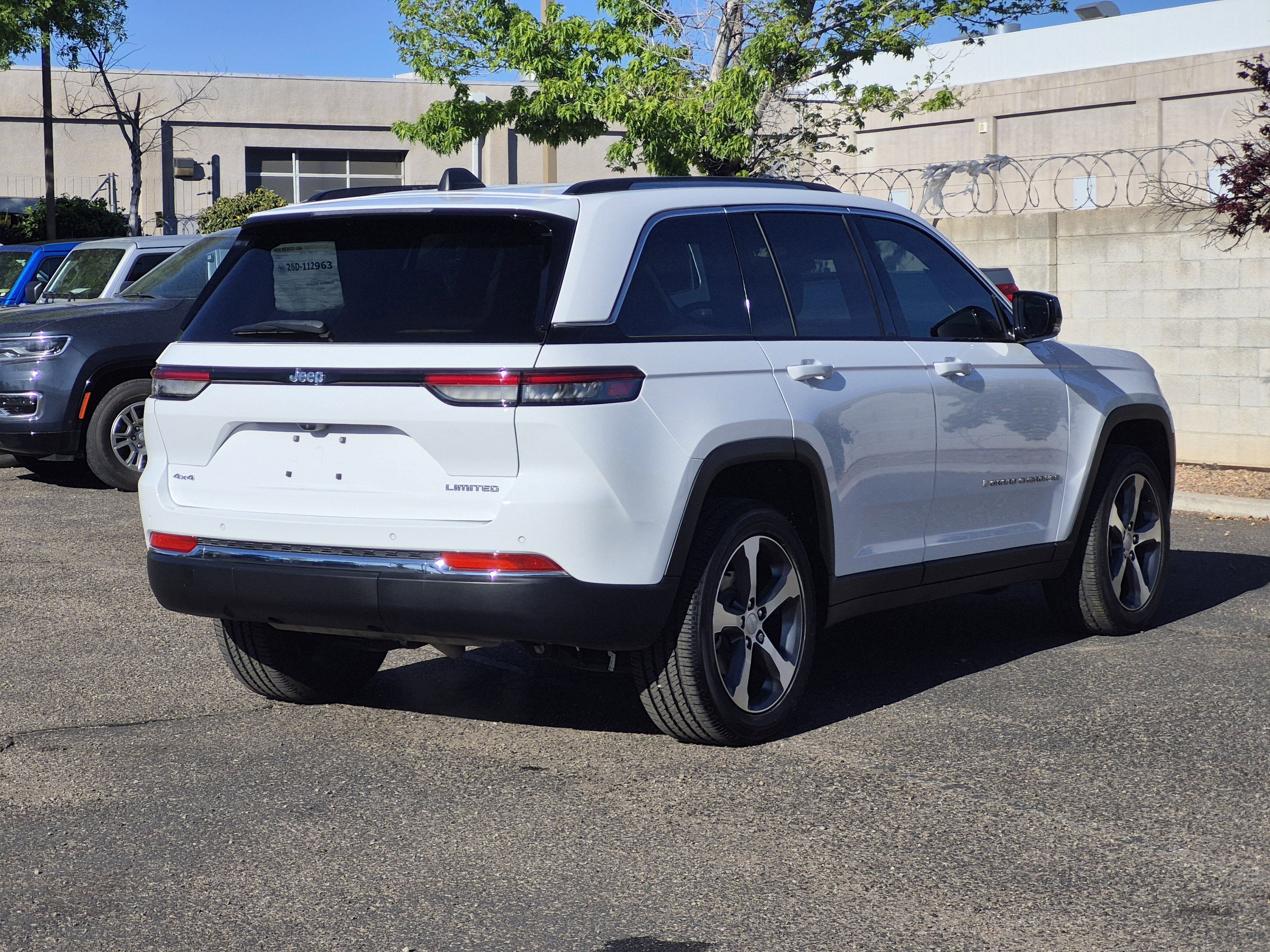 Certified 2023 Jeep Grand Cherokee Limited w/ Trailer Tow Prep Group (B) AWD/4WD image 7