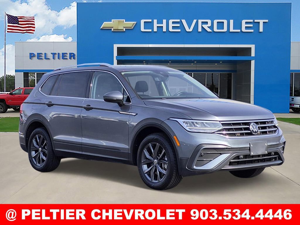 Used 2022 Volkswagen Tiguan SE w/ Panoramic Sunroof Package image 1