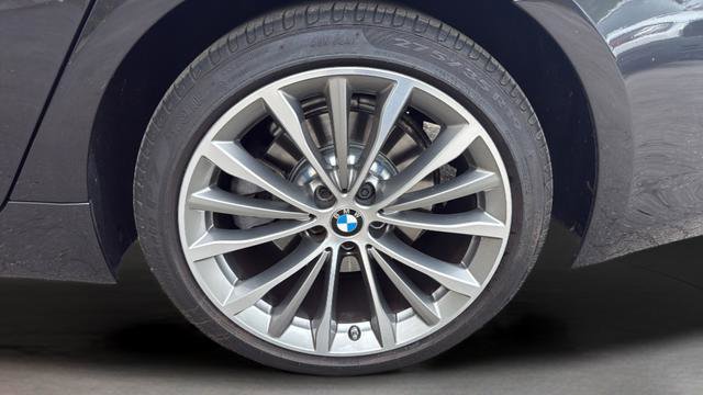 Used 2022 BMW 530i w/ Premium Package image 31