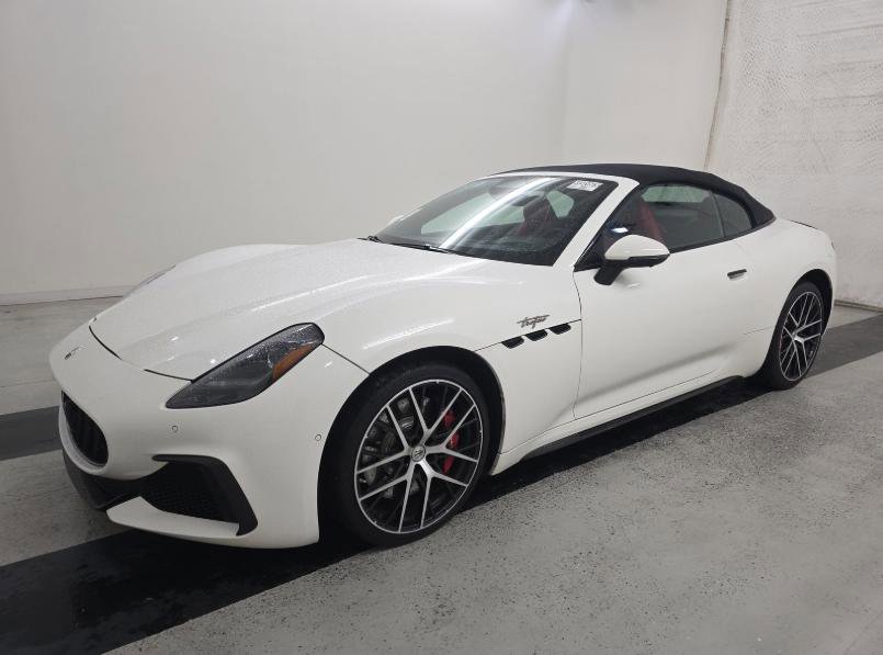 Used 2024 Maserati GranCabrio Trofeo image 2
