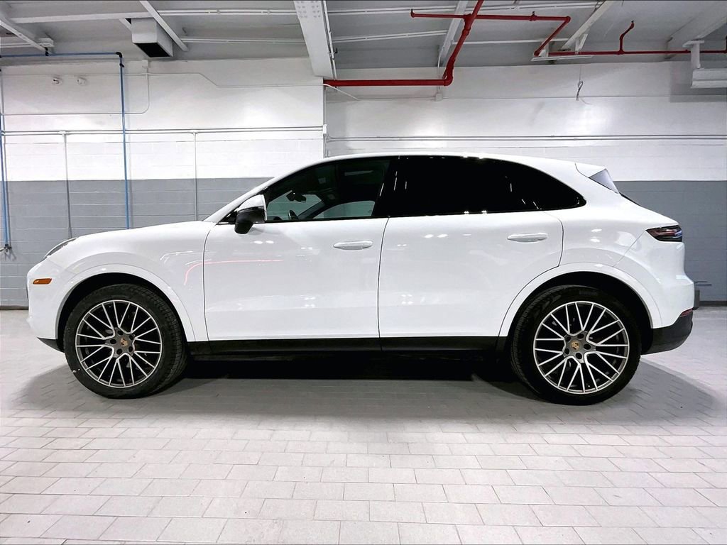 Certified 2023 Porsche Cayenne Platinum Edition image 2