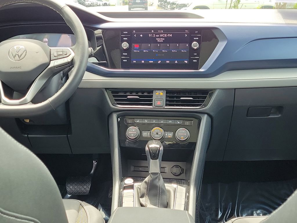 Used 2024 Volkswagen Taos SE image 16