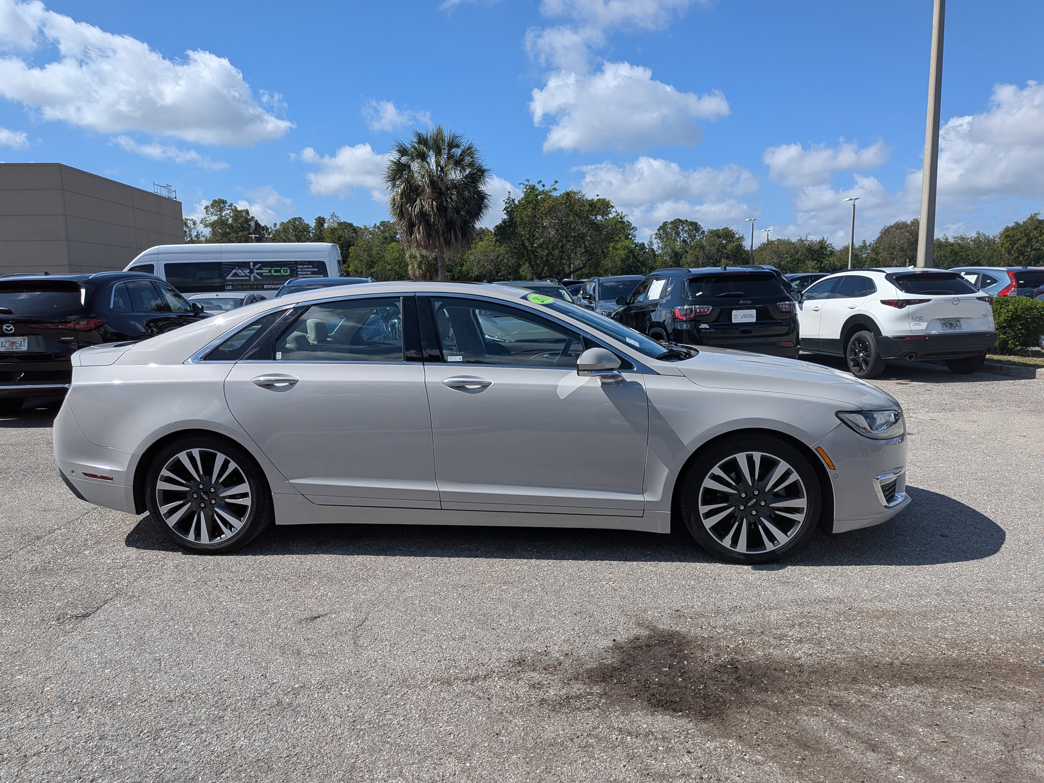 Used 2019 Lincoln MKZ Reserve FWD image 3