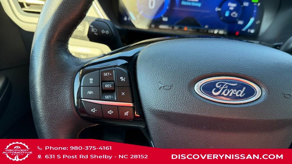 Used 2022 Ford Escape Titanium w/ Titanium Premium Package image 26