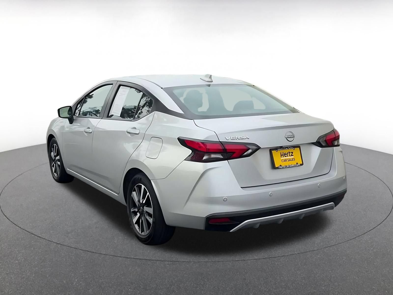 Used 2025 Nissan Versa SV FWD image 10