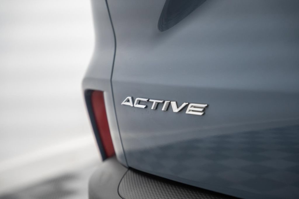 Used 2024 Ford Escape Active FWD image 9
