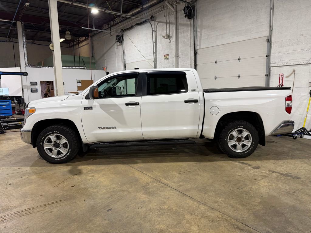 Used 2015 Toyota Tundra SR5 w/ SR5 Upgrade Package AWD/4WD image 3