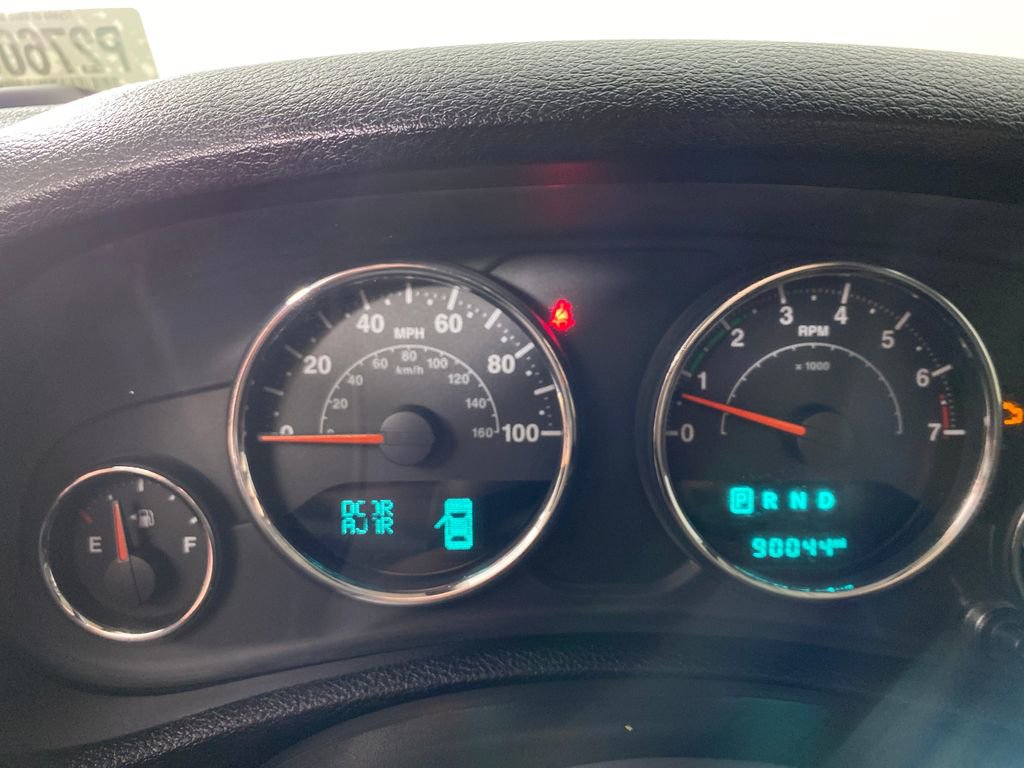 Used 2015 Jeep Wrangler Unlimited Sahara w/ Connectivity Group image 15