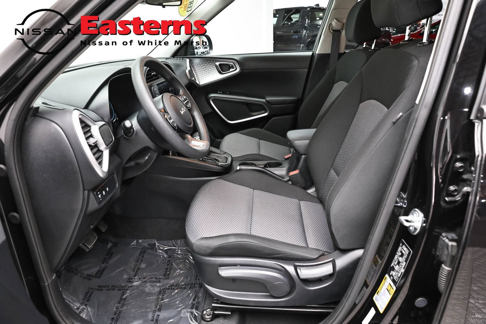 Used 2025 Kia Soul LX w/ LX Technology Package FWD image 14