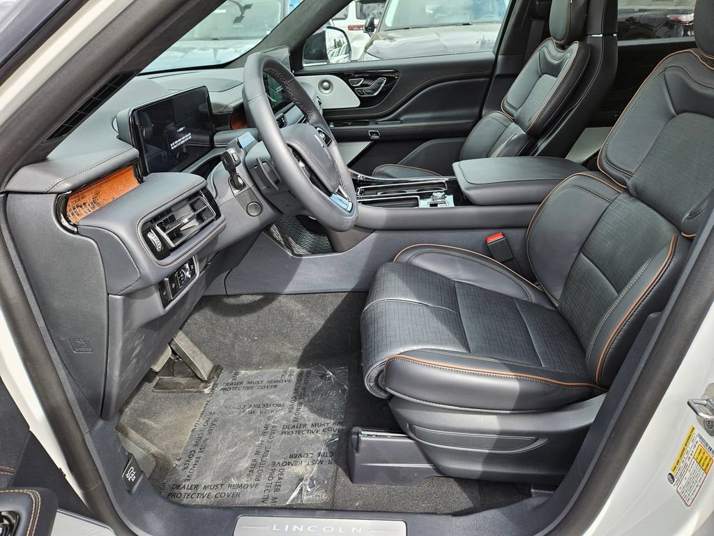 New 2026 Lincoln Aviator Black Label w/ Jet Appearance Package AWD/4WD image 16