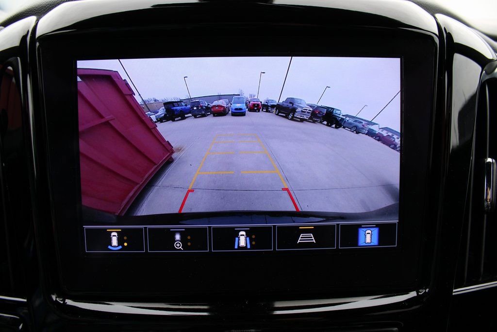 Used 2023 Chevrolet Traverse RS image 37