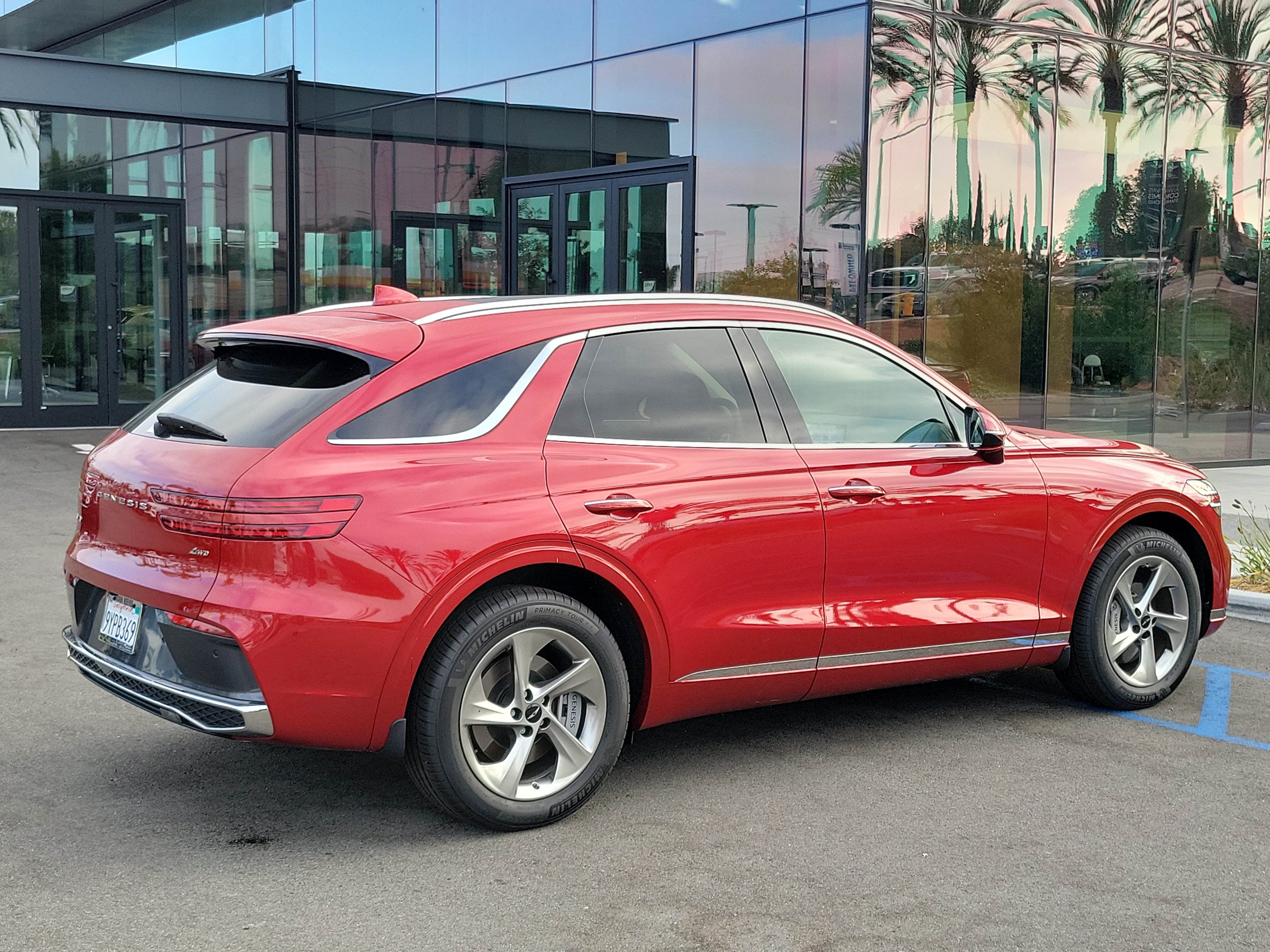 Certified 2026 Genesis GV70 2.5T Select AWD/4WD image 2