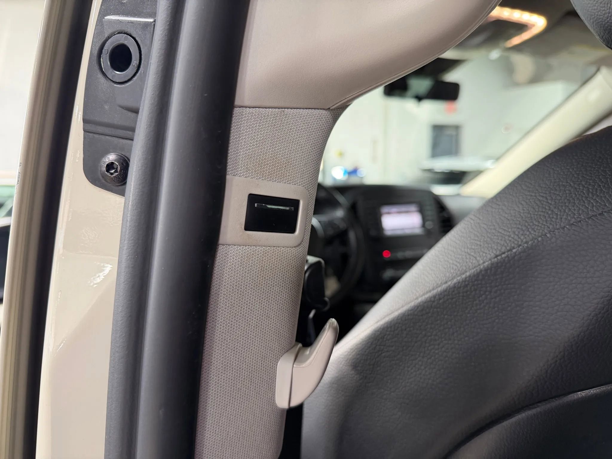 Used 2019 Mercedes-Benz Metris Passenger image 28