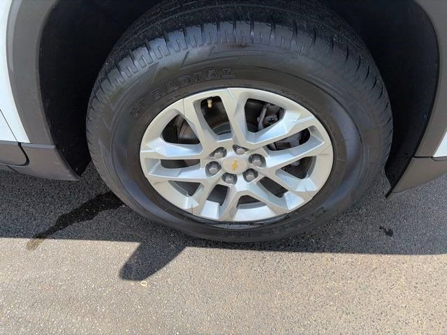 Used 2021 Chevrolet Traverse LS AWD/4WD image 43