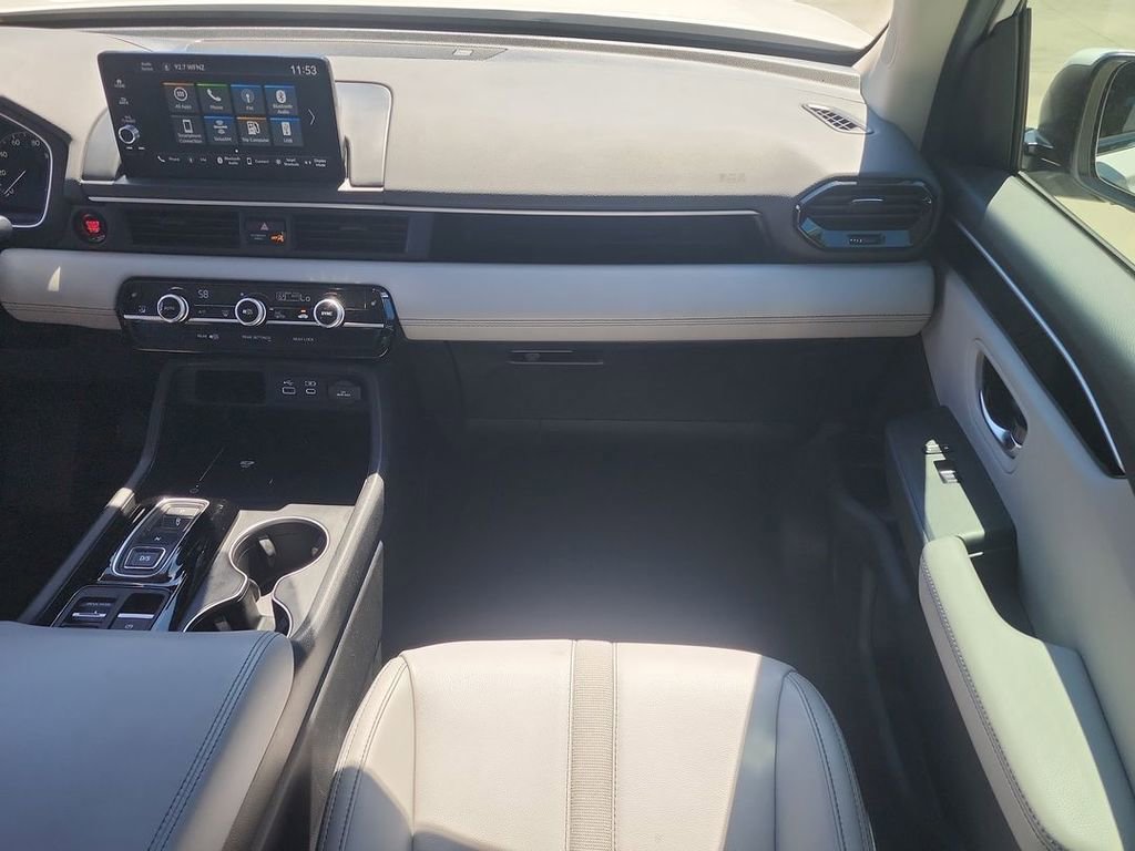 Used 2025 Honda Pilot EX-L image 27