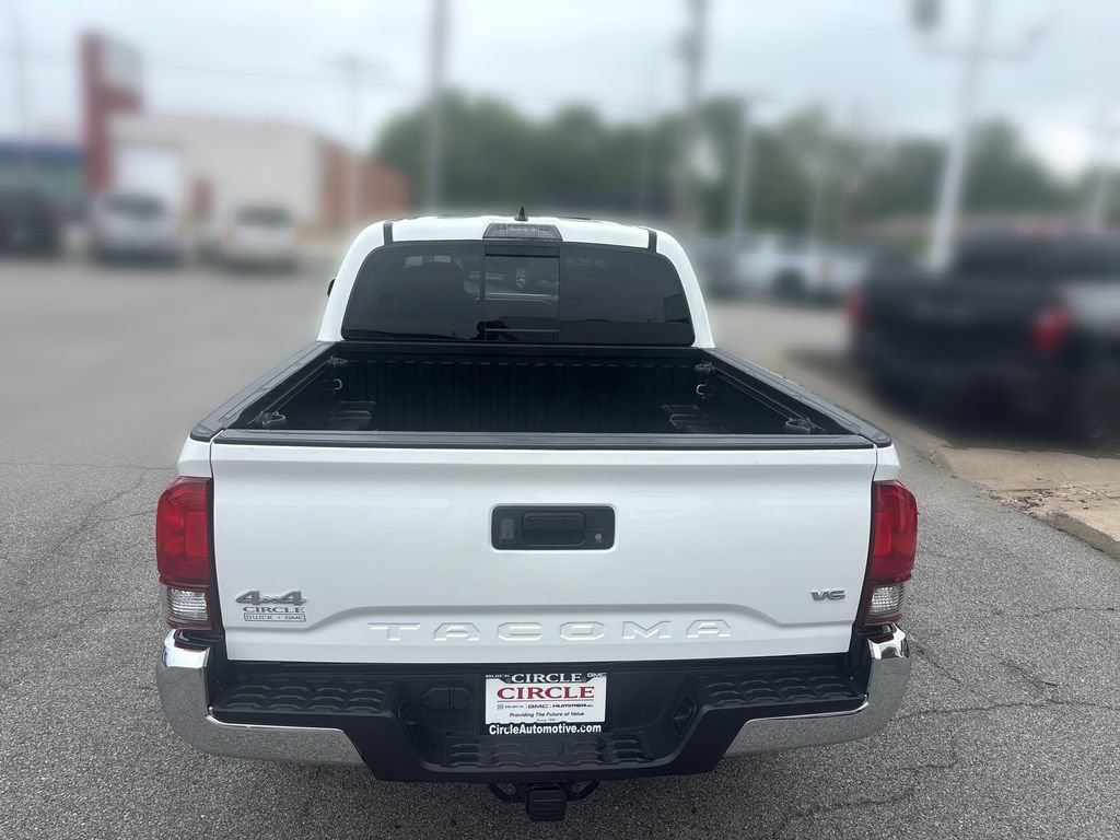 Used 2018 Toyota Tacoma SR5 AWD/4WD image 6