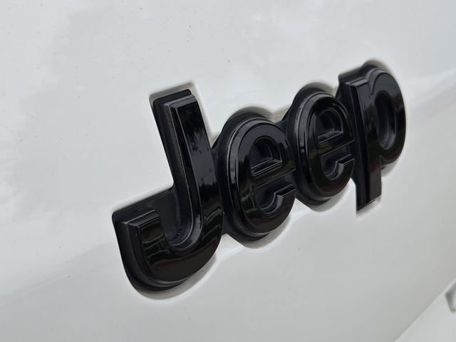 Certified 2023 Jeep Grand Cherokee L Laredo RWD image 10