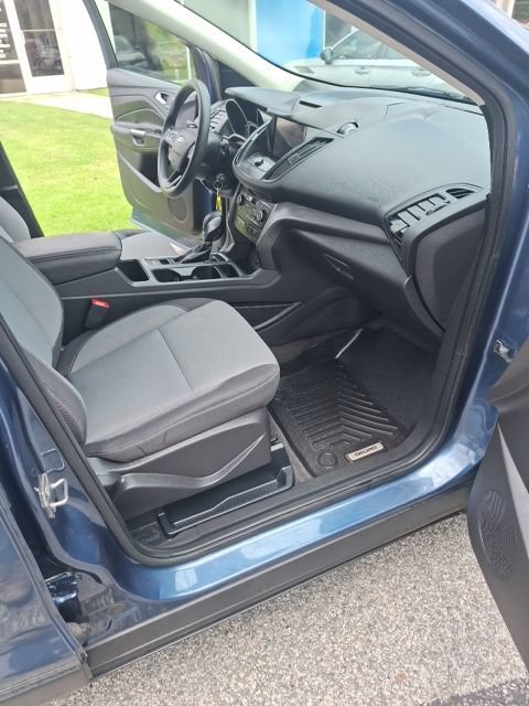 Used 2018 Ford Escape SE w/ SE Sync 3 Package AWD/4WD image 18
