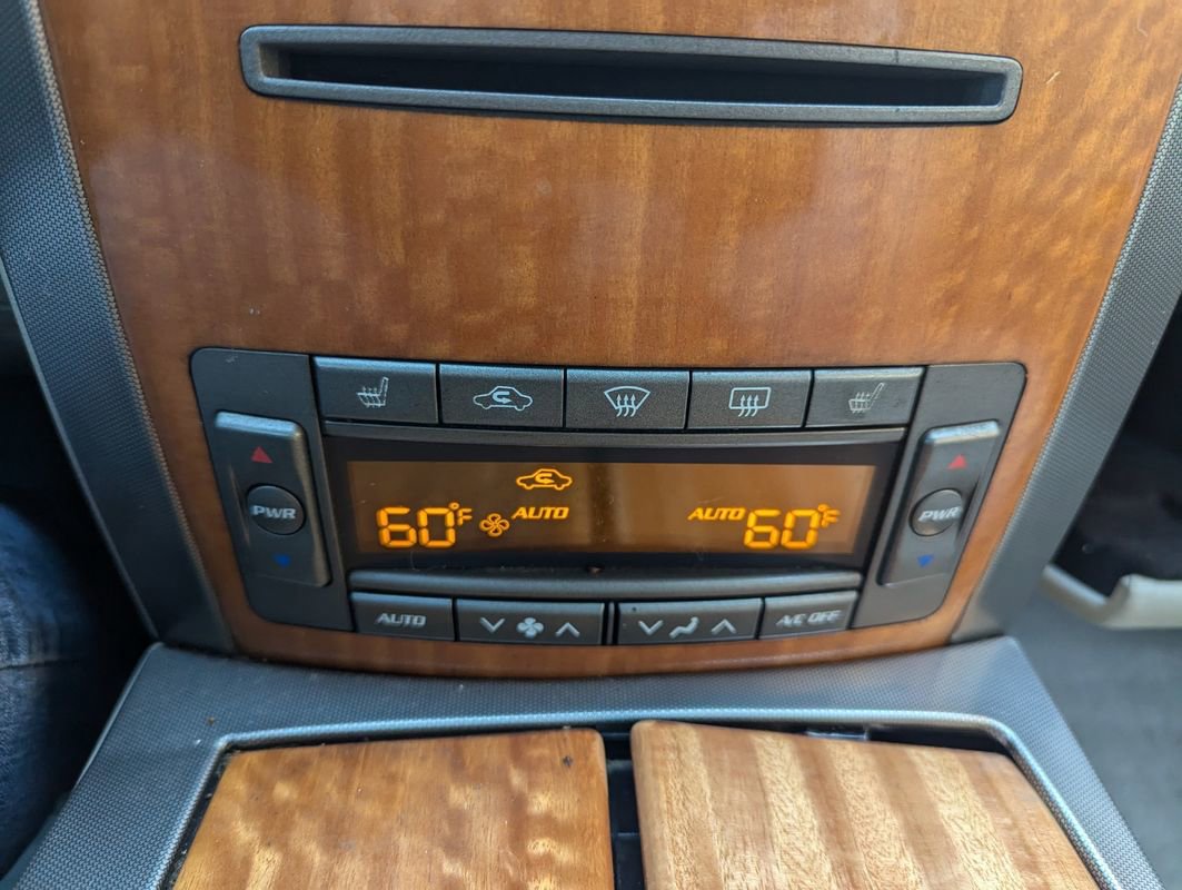 Used 2006 Cadillac XLR image 19