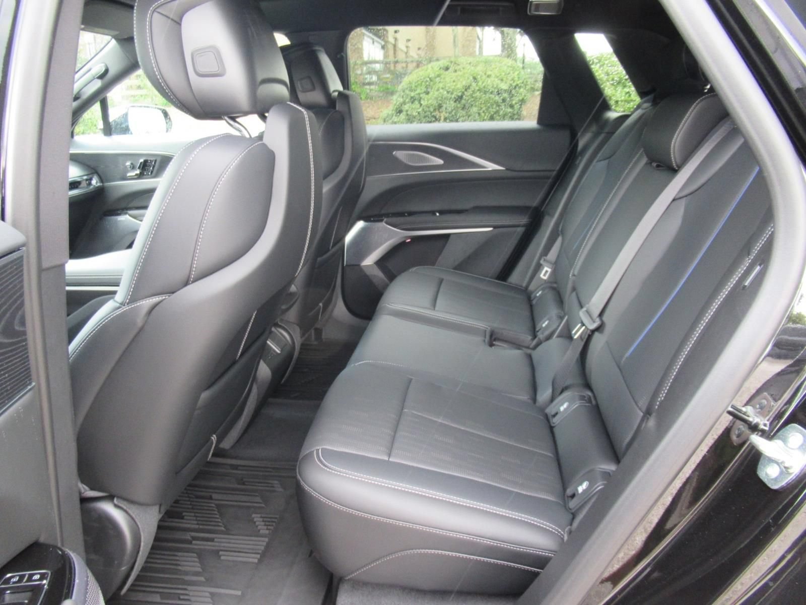 New 2026 Cadillac Lyriq Premium Sport AWD/4WD image 31