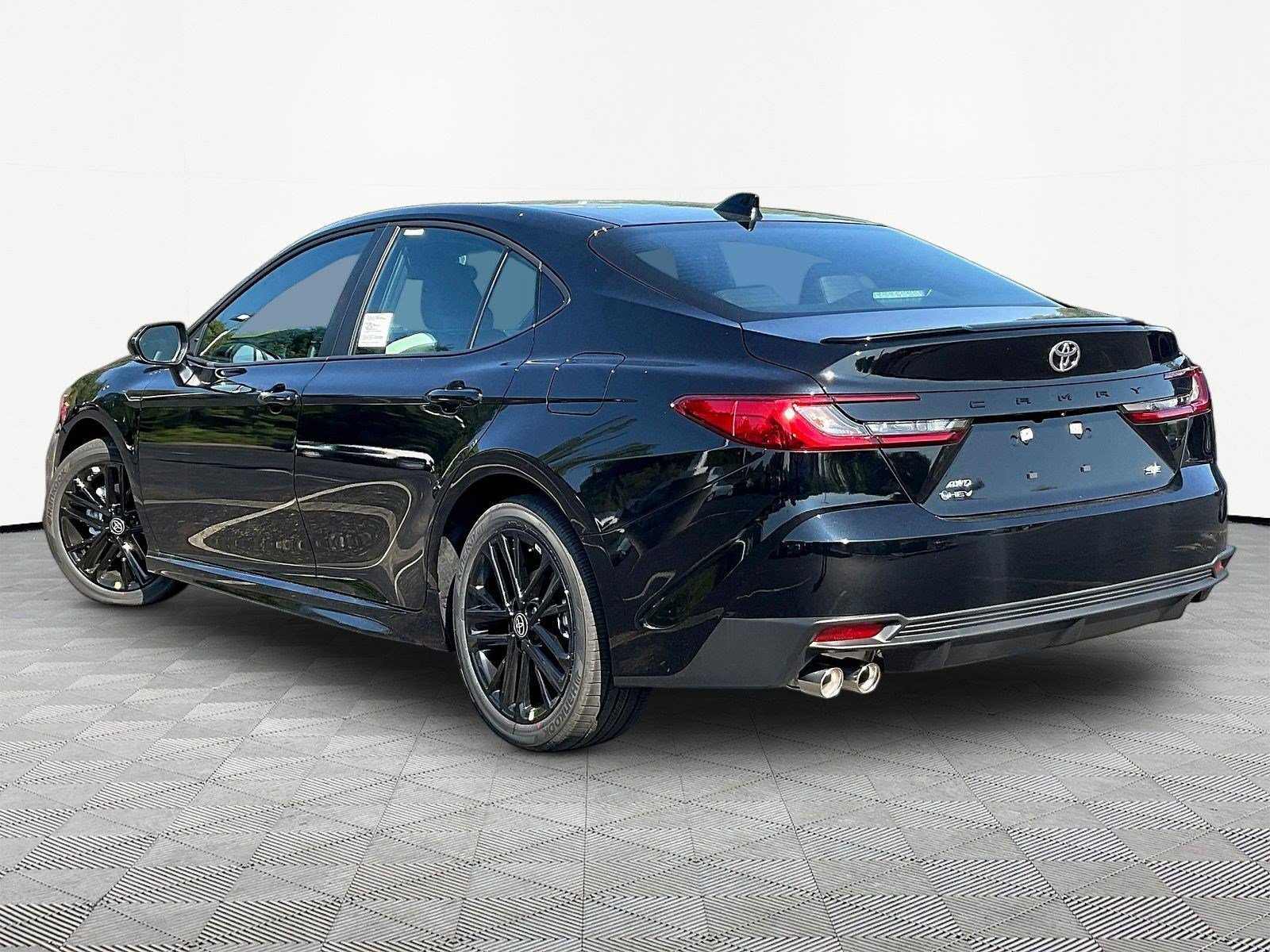 Used 2026 Toyota Camry SE AWD/4WD image 4