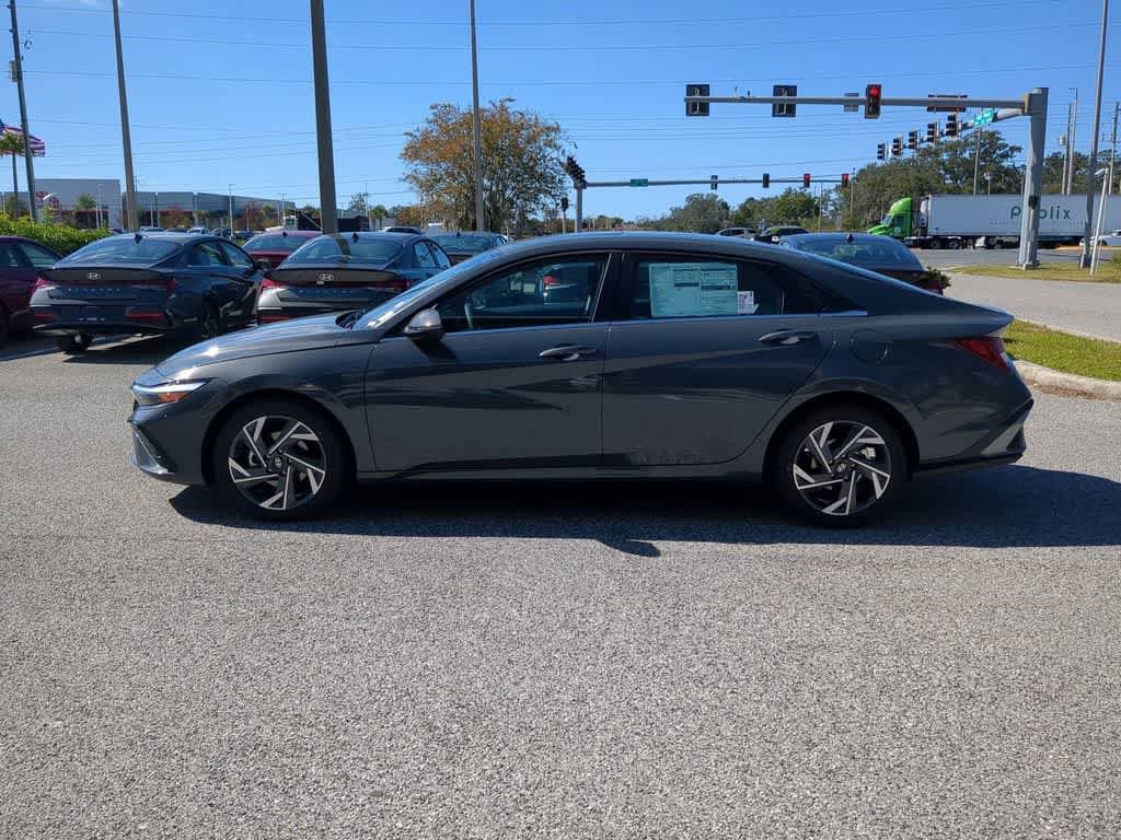 New 2026 Hyundai Elantra Limited image 3