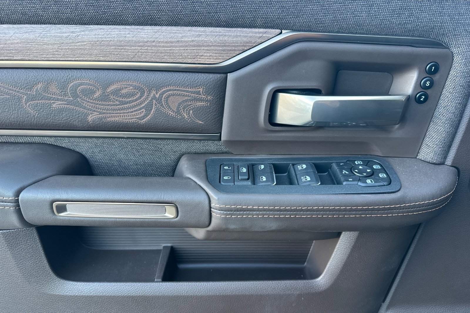 New 2026 RAM 3500 Longhorn image 10