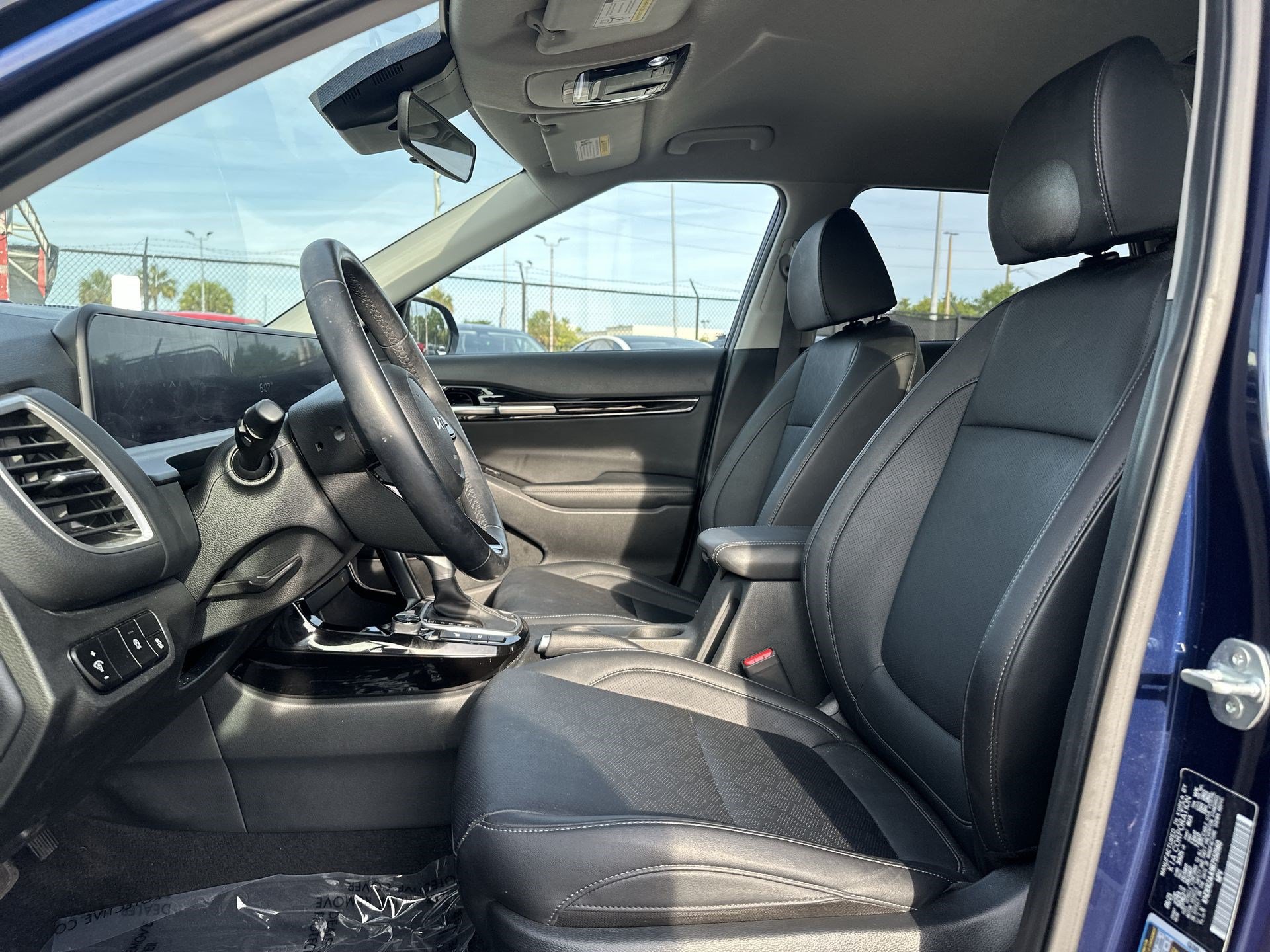 Certified 2024 Kia Seltos EX FWD image 13
