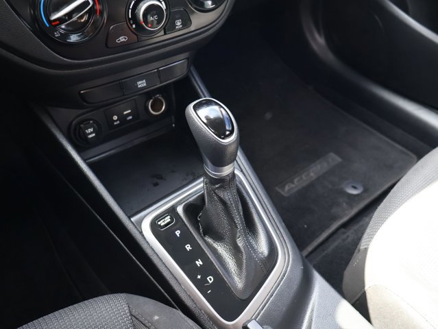 Used 2019 Hyundai Accent SE FWD image 16