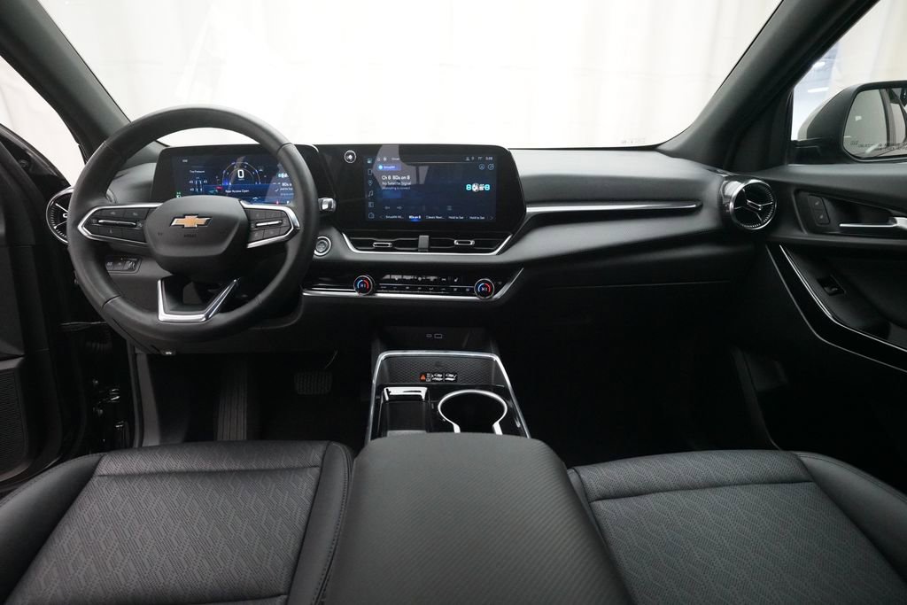 Used 2025 Chevrolet Equinox LT w/ Convenience Package II image 5