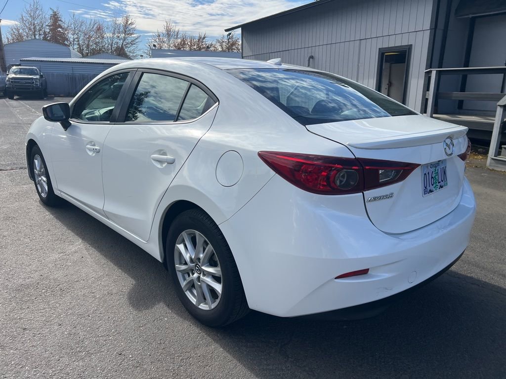 Used 2016 MAZDA MAZDA3 i Touring w/ Popular Equipment Package image 5