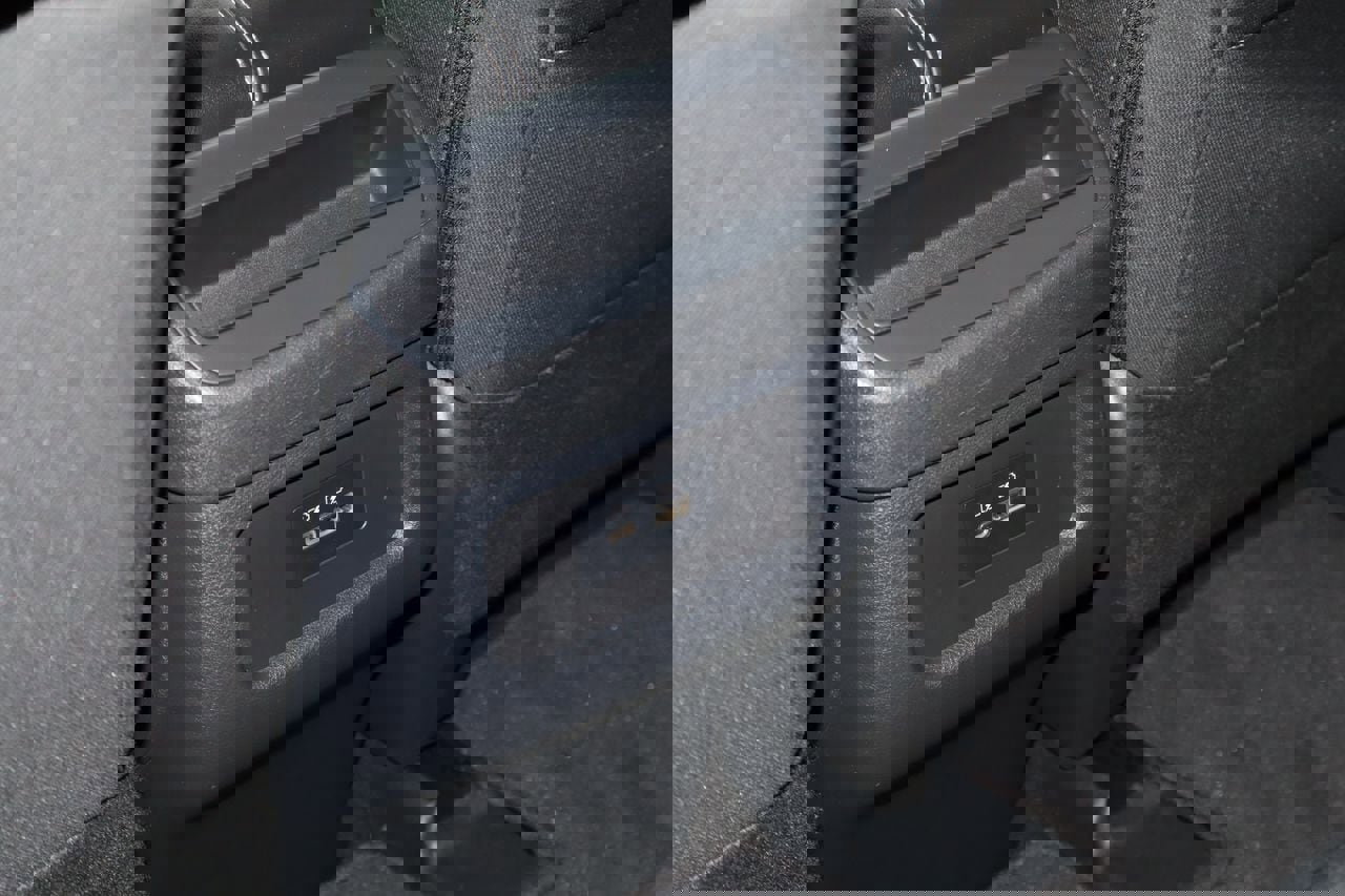 Used 2024 Nissan Pathfinder S image 20