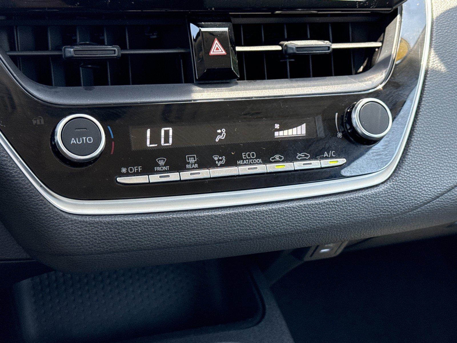 Used 2024 Toyota Corolla LE FWD image 28