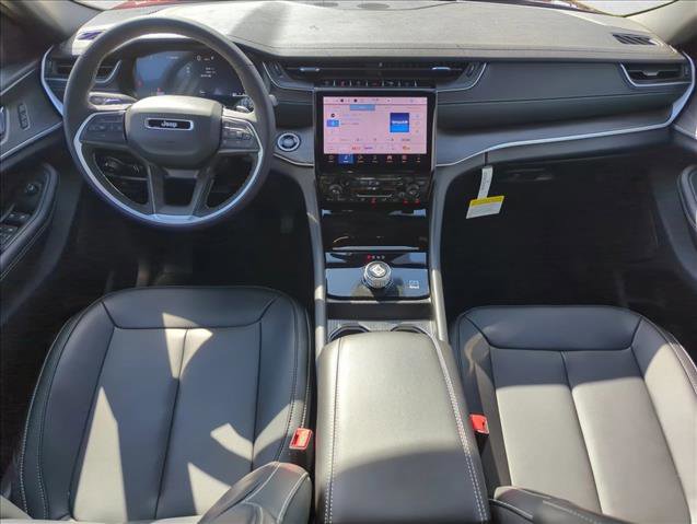 New 2025 Jeep Grand Cherokee Limited w/ Black Appearance Package image 16