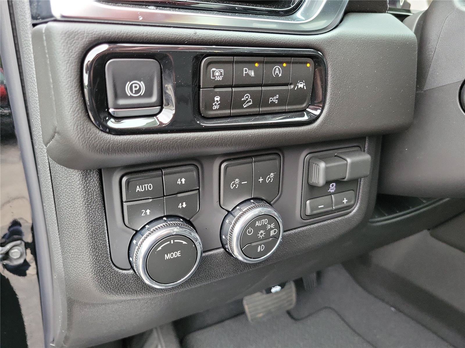 New 2026 GMC Yukon Denali w/ Advanced Technology Package AWD/4WD image 19